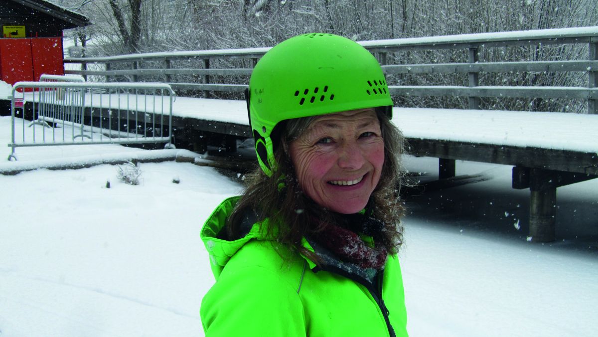 Strahlende Freude nach vielen Runden Schneeeislaufen
