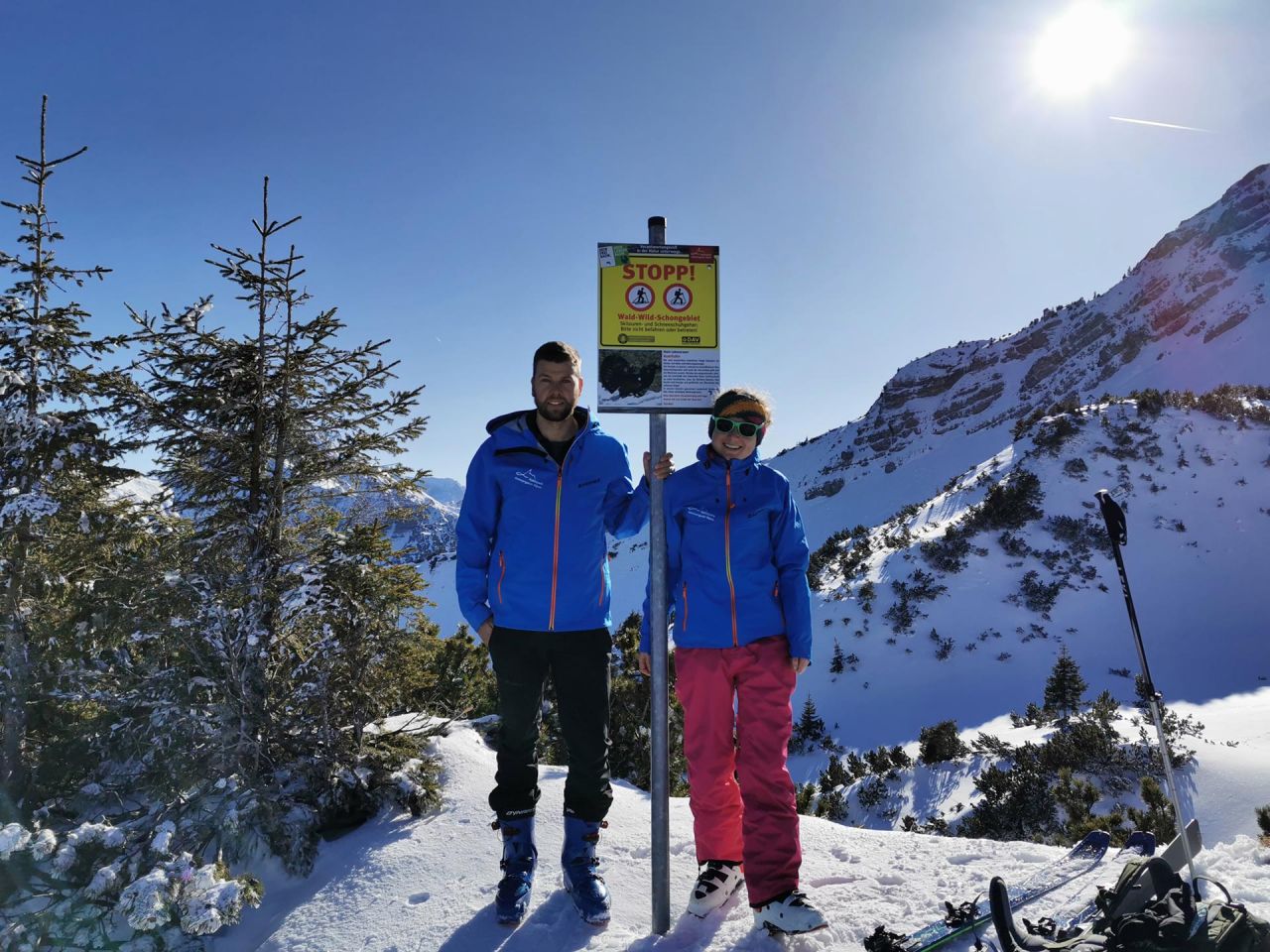 Ranger-auf-Skitour-Naturpark-Ammergauer-Alpen.jpg